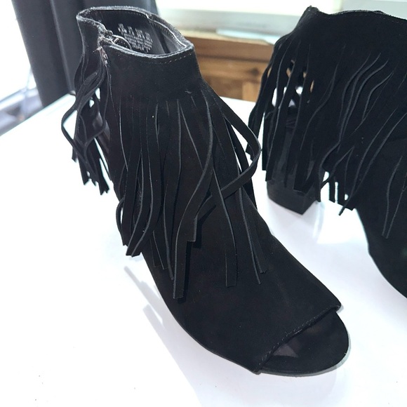 Aldo Peep-Toe Cut-Out Suede Fringe Tan Heels Sz 9 1/2 - Picture 3 of 10